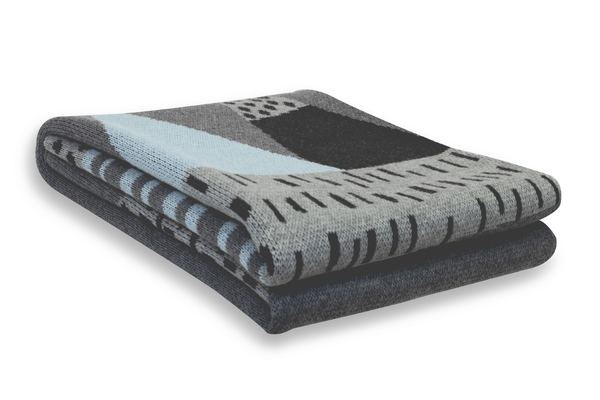 Spotty Giraffe Mint Mountain Pram/Basinette Blanket