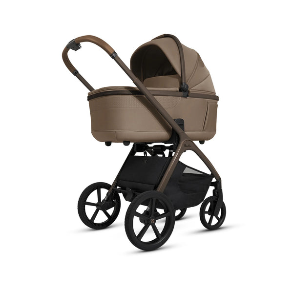 Silvercross Cove Maple with Carrycot