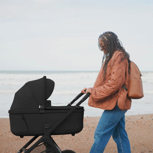 Silvercross Cove Onyx with Carrycot