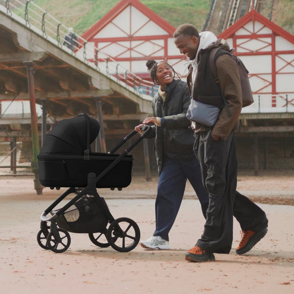 Silvercross Cove Onyx with Carrycot