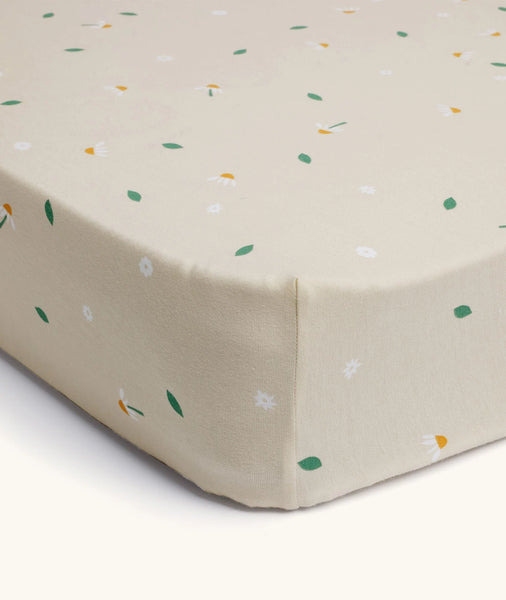 ErgoPouch 2 in 1 Waterproof Fitted Sheet for Bassinette - Daisy Sprinkle