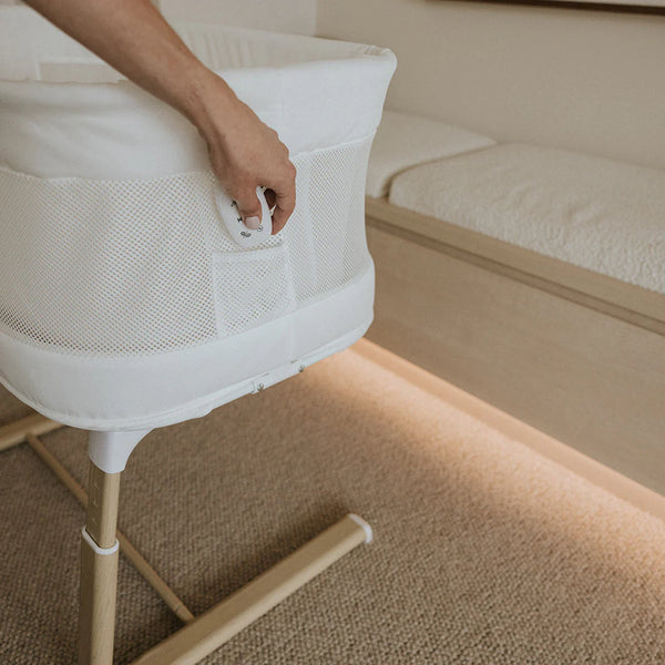 BabyRest Swan Smart Electric Bassinet - White/Natural