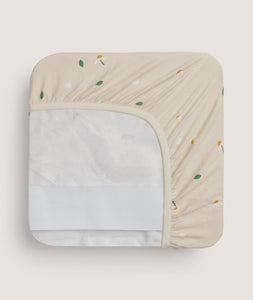 ErgoPouch 2 in 1 Waterproof Fitted Sheet for Cot - Daisy Sprinkle