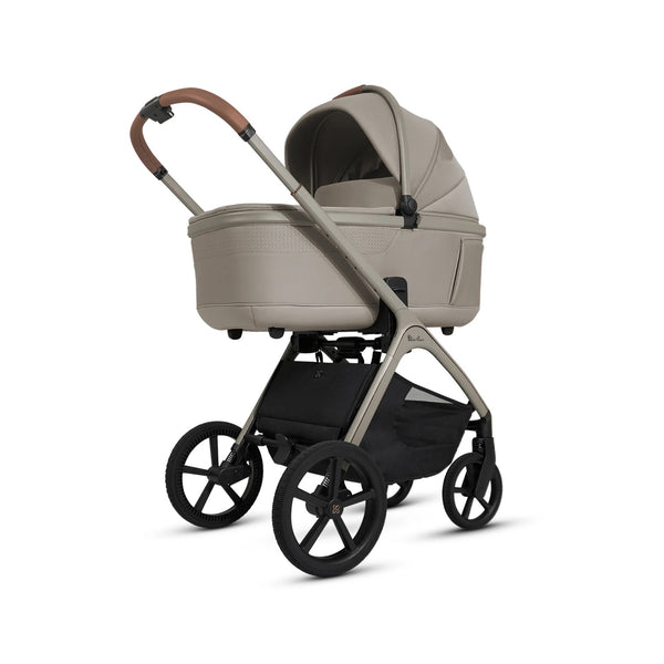 Silvercross Cove Champagne with Carrycot