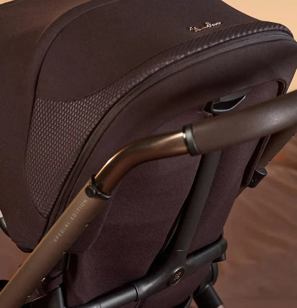 Silver Cross Reef 2 with Carrycot - Ganache