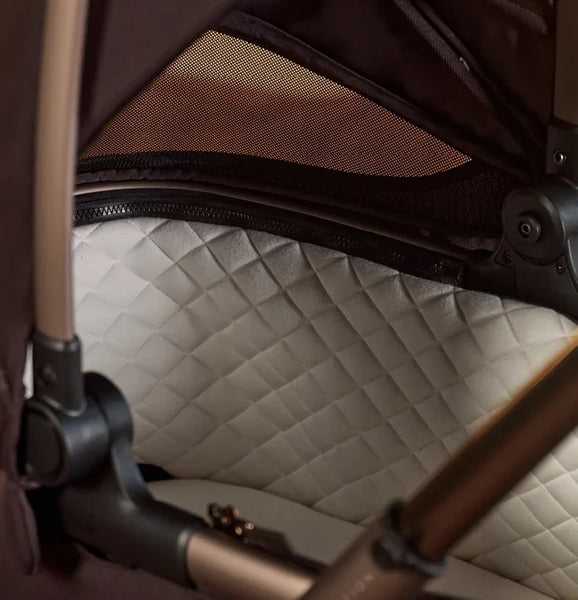 Silver Cross Reef 2 with Carrycot - Ganache
