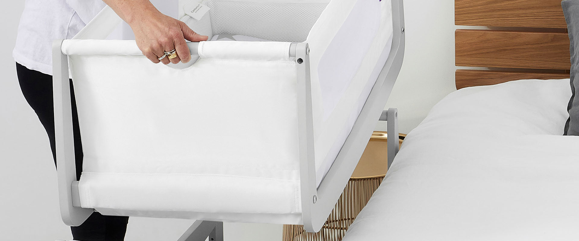 SnüzPod4 Bedside Crib
